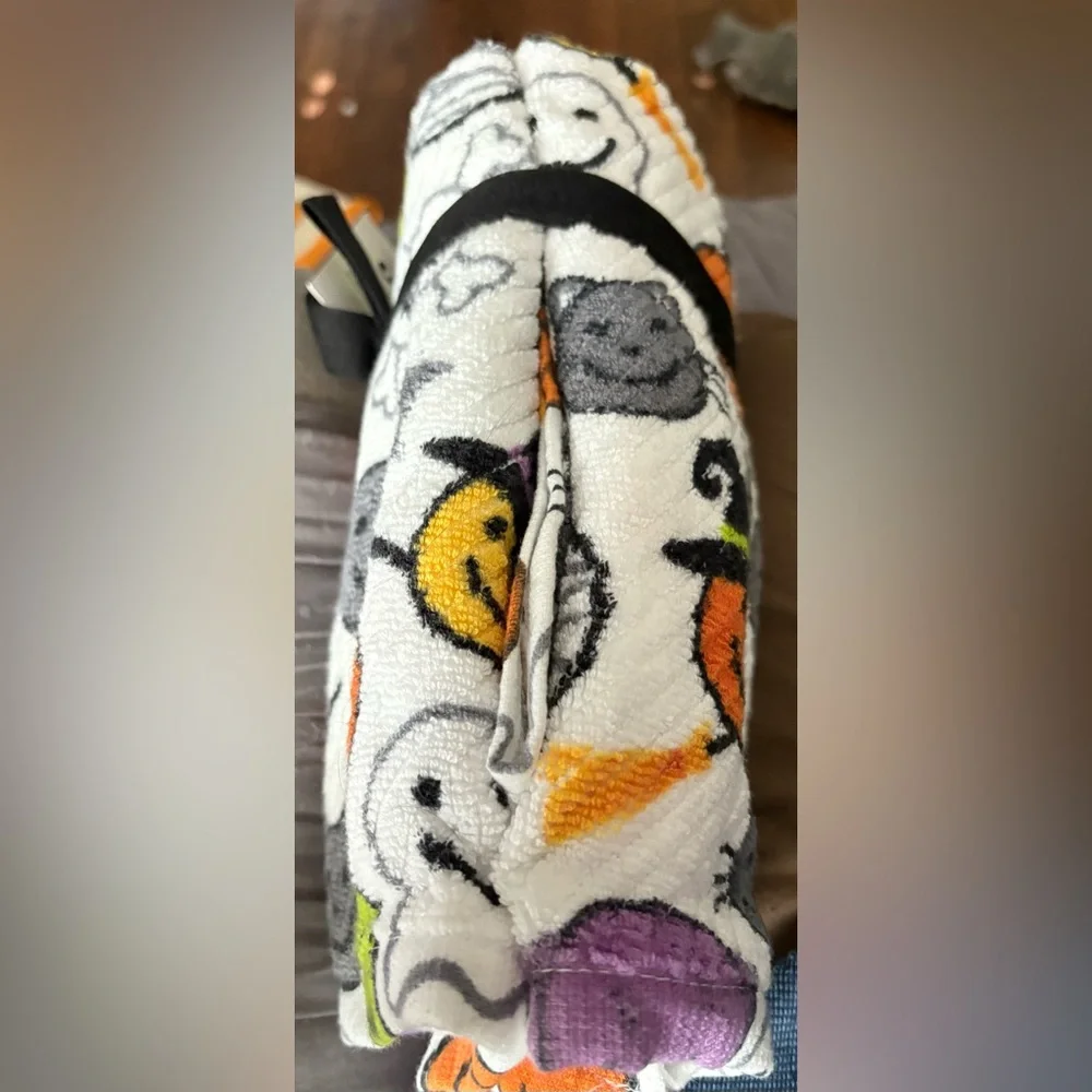 Casaba Halloween Smiley Emoji In Costumes White Hand Towel Set Of 2 NEW w Tags
